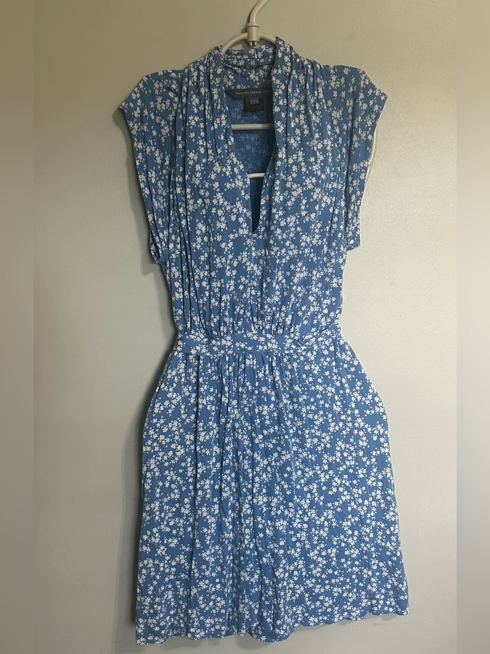 French Connection Blue White Floral Tie Waist Dress Size 0 - Picture 4 of 6